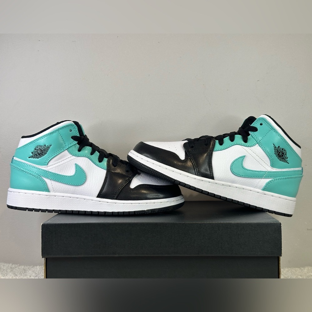 Jordan 1 Mid - Picture 3 of 11
